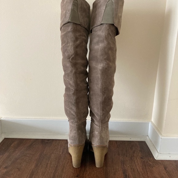 Prada Suede over-the-knee boots - Picture 4 of 4